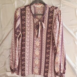 Violet & Claire Dress Blouse V Neck Tie Lapel Long Sleeve Button Wrist 091